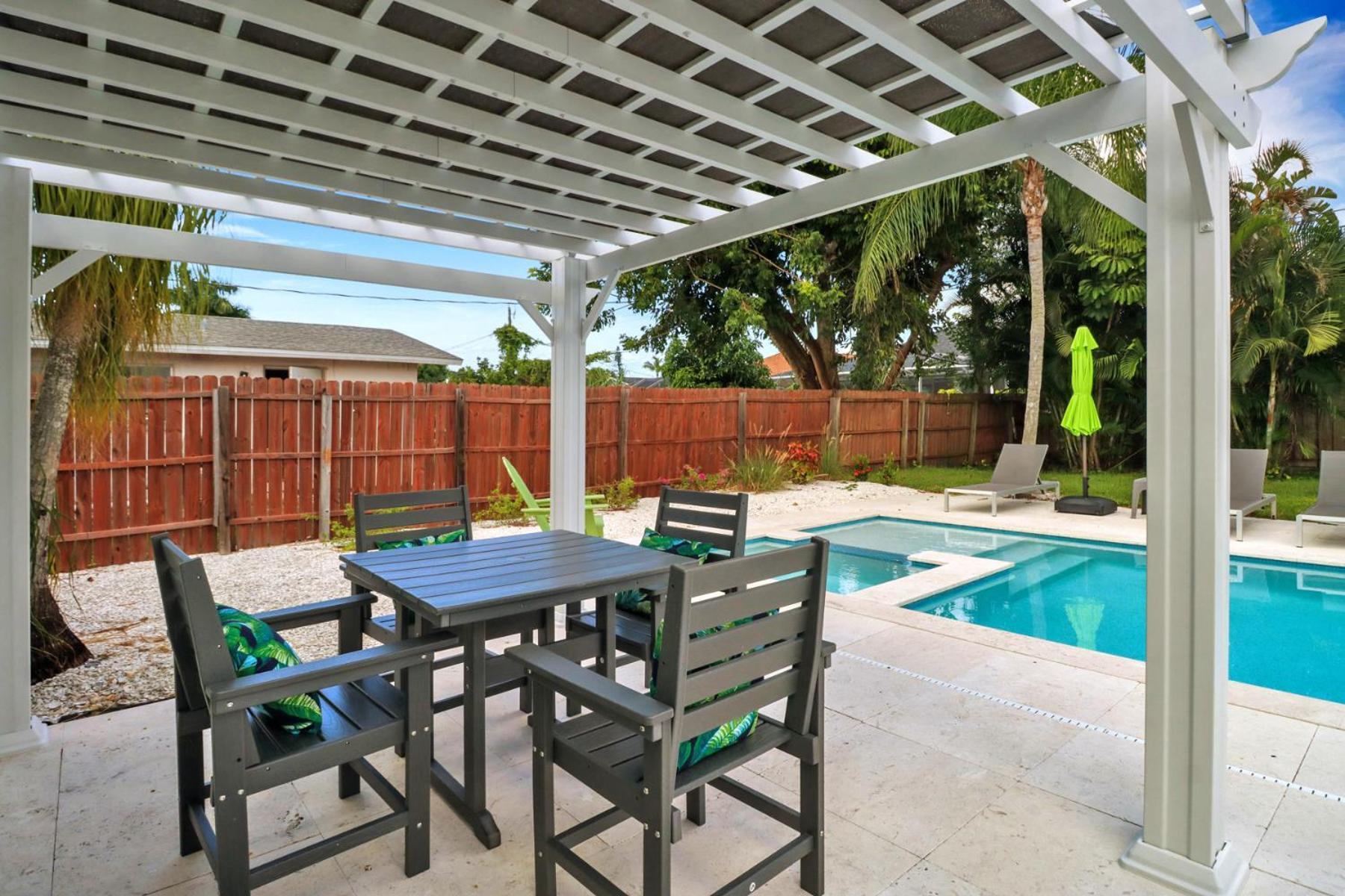 Little Beach House W/ Pool&Spa - 5 Minutes To Vanderbilt Beach Naples Exterior photo