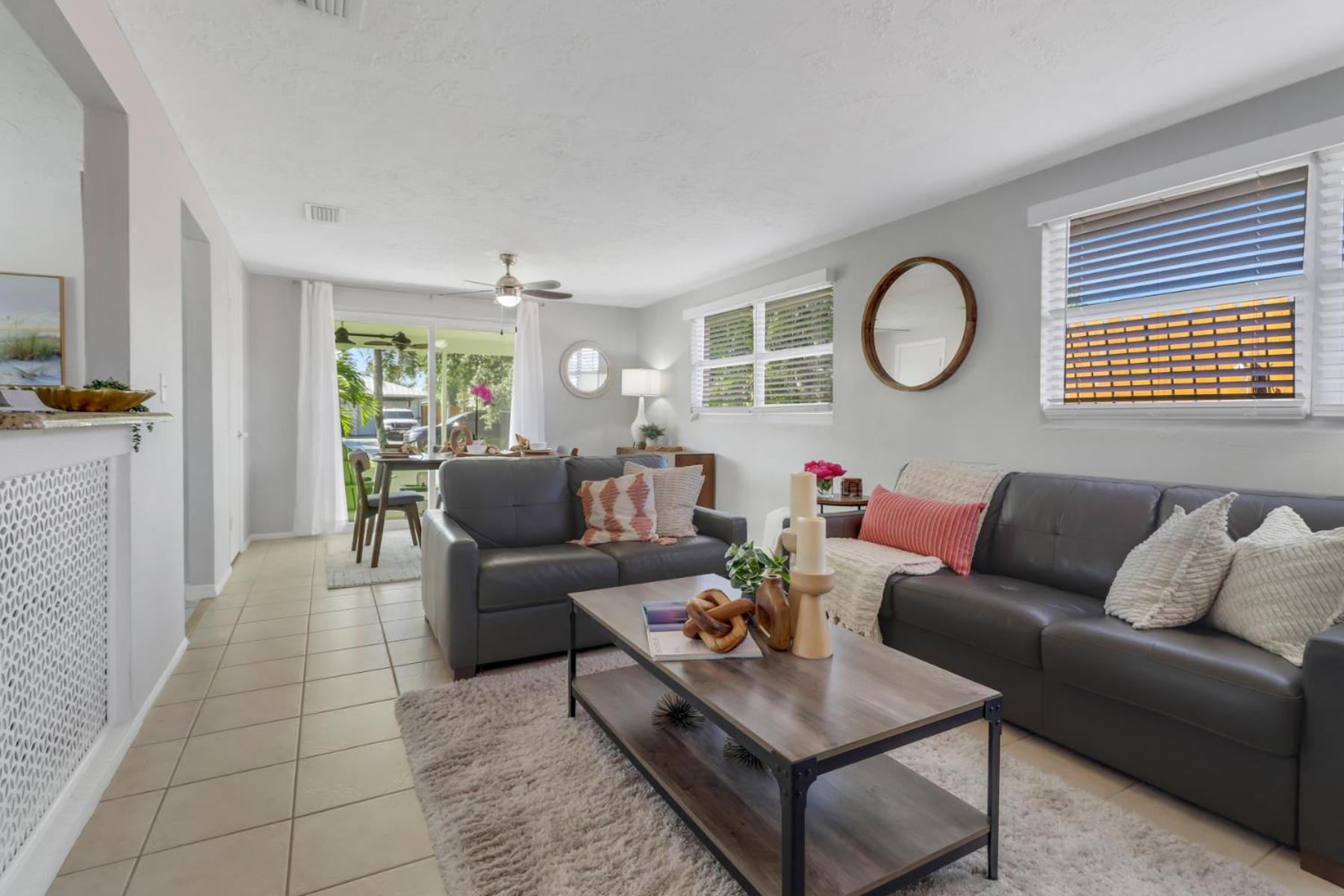 Little Beach House W/ Pool&Spa - 5 Minutes To Vanderbilt Beach Naples Exterior photo