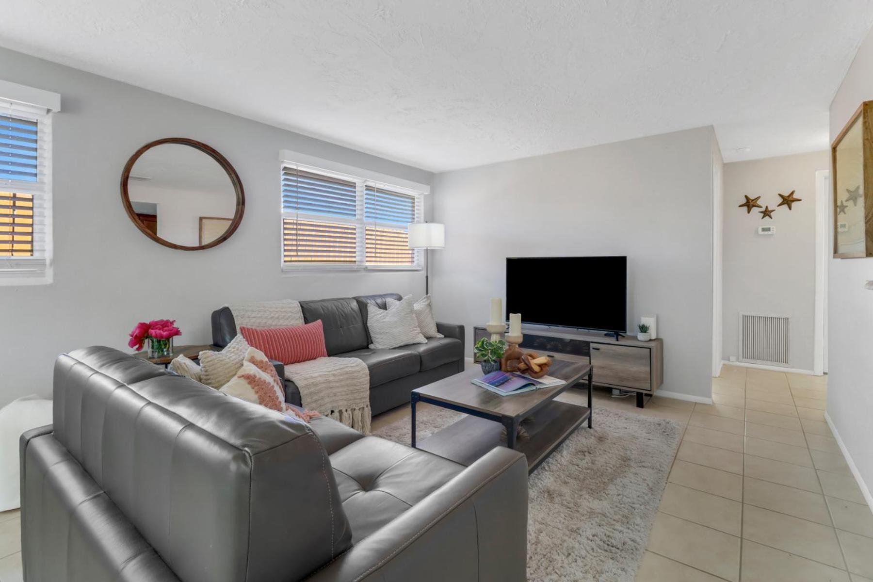 Little Beach House W/ Pool&Spa - 5 Minutes To Vanderbilt Beach Naples Exterior photo