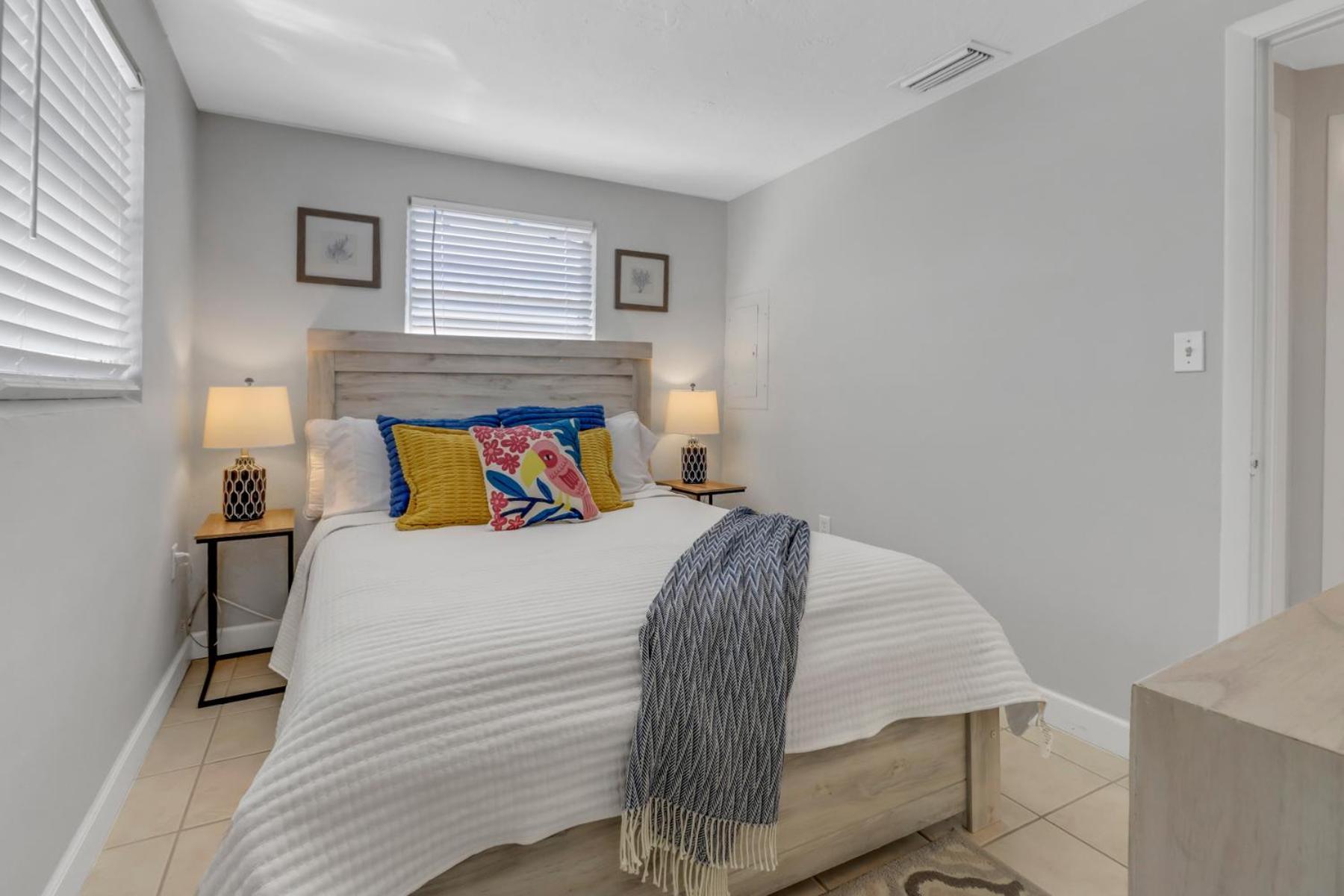 Little Beach House W/ Pool&Spa - 5 Minutes To Vanderbilt Beach Naples Exterior photo